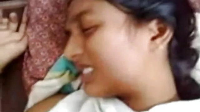 लुसी ली डिक के लिए वापस सेक्सी मूवी हिंदी मूवी झुक जाती है