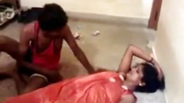 शौकिया त्रिगुट हिंदी में सेक्सी वीडियो मूवी