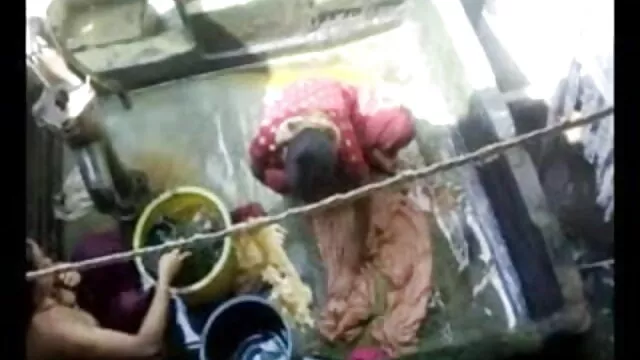 लड़का दो सेक्सी महिलाओं को चोदता है सेक्सी मूवी हिंदी में फुल एचडी