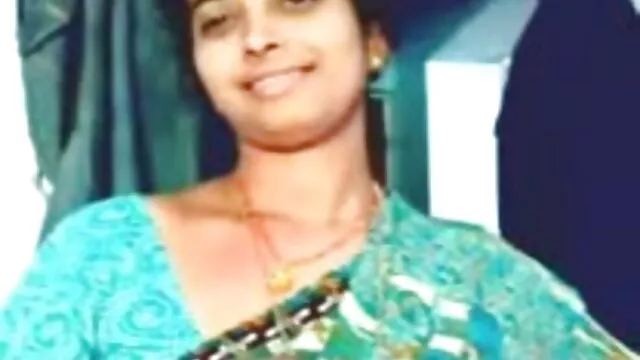 संचिका शौकिया आकर्षित मुर्गा चूसने और jizzed हिंदी में सेक्सी वीडियो मूवी हो रही है