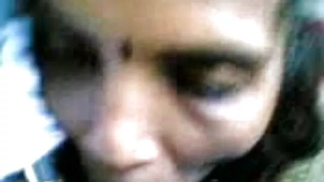 गाल के बीच प्यार - त्रिगुट दृश्य सेक्सी सेक्सी हिंदी मूवी