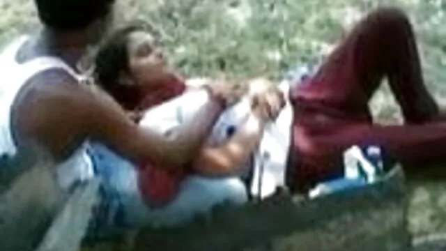 सिली लड़कियां लड़ती हैं और चोर को कड़ी चुदाई से सेक्सी मूवी हिंदी में वीडियो सजा देती हैं