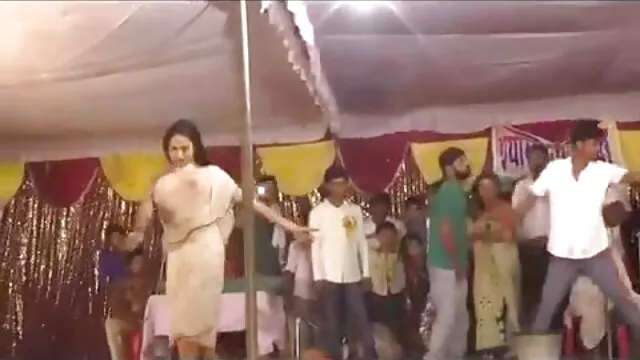 स्टैग पार्टी हिंदी में सेक्सी वीडियो मूवी