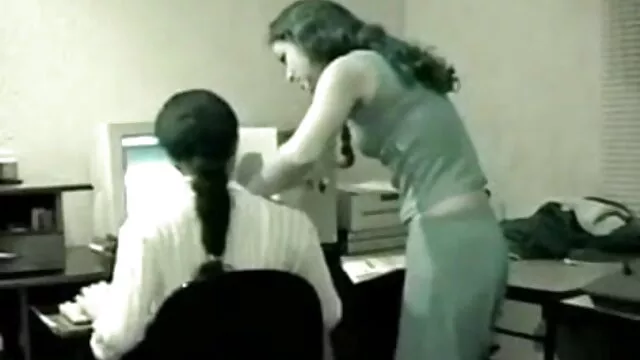 हॉर्नी लेडीज़ को कुछ हार्ड एक्स एक्स एक्स वीडियो एचडी मूवी शेफ्स चूसना और चोदना बहुत पसंद है