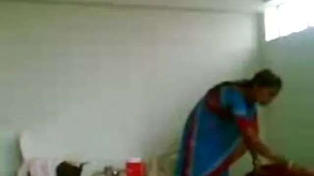 पिताजी इसे सेक्सी वीडियो हिंदी मूवी एचडी दाई को देते हैं