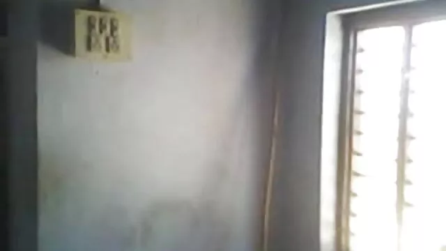 लेस्बीया हिंदी वीडियो सेक्सी मूवी एक भीगी हुई गीली चूत को लेस्बियन शेयर से पहले खा जाती है