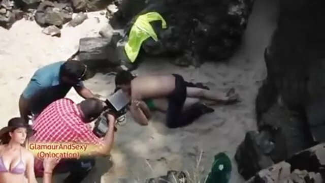 गोरी हिंदी मूवी फुल सेक्सी मूवी लड़कियां बीबीसी से प्यार करती हैं