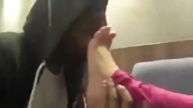 टिनी गोरा सेवाएं 4 डिक्स एक हिंदी फिल्म सेक्सी एचडी में बार में