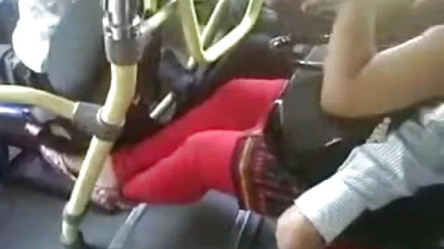 NYC में 2 सुंदर सेक्सी सेक्सी हिंदी मूवी समलैंगिकों। आर एंड एन