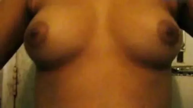 गुलाबी दिखाने के लिए काली चूत के होंठ सेक्सी मूवी इंडियन मूवी खुल गए