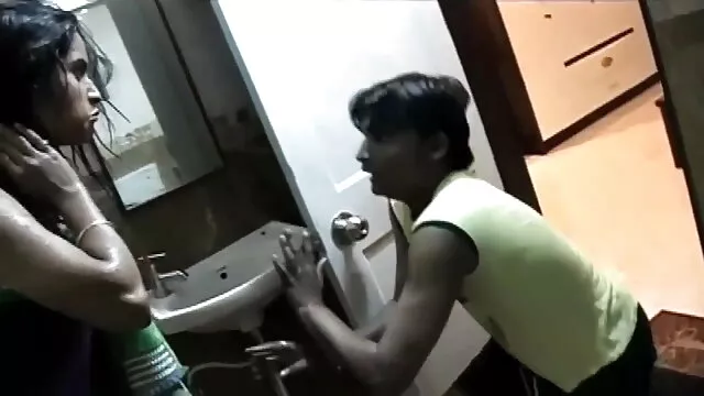 रिकी हिंदी सेक्सी मूवी वीडियो में सफेद