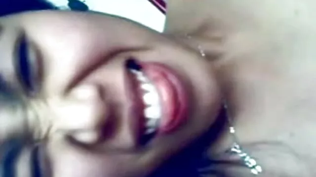 दो लोग इस गर्म गोरा को पीट रहे हैं भोजपुरी सेक्सी हिंदी मूवी