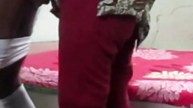 एक गर्म पैर कमबख्त सत्र बच्चे के लिए तैयार सेक्सी मूवी पिक्चर हिंदी में हैं?